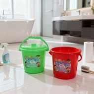 2.5 gallon bucket + Lovenia lid