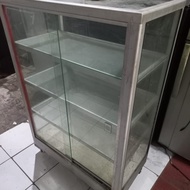 etalase kaca bekas