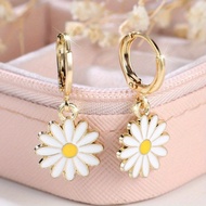 Y2K Style Daisy Pendant Earrings, Copper Stud Earrings, Simple White Daisy Flower Design, Ladies Ear