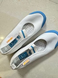 全新無著過 購於日本 moonstar兒童室內鞋月星童鞋 運動鞋 小白鞋 幼稚園 Brand New Japan moonstar kids children indoor shoes