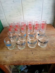 早期金台豐的玻璃杯8個杯口直徑6.9cm,高7.6cm,蘋果西打的玻璃杯十二個杯口直徑6cm,高8.2cm,共二十個，非常希少