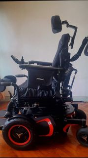 Permobil F5 全功能前後燈鋰電池輪椅。
