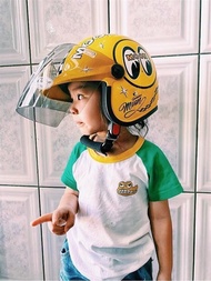 หมวกกันน็อคสำหรับเด็กสไตล์วินเทจ gallop gallop จากไต้หวันที่เหยียบเวสป้ารถจักรยานไฟฟ้าน่ารักหมวกกันน