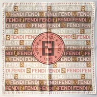 復古 Fendi 字母標誌絲巾，綴以 Roma 1925 字樣 棕色 23 x 22.5 英吋