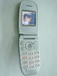 Sony Ericsson Z300i Z300 GSM 雙頻 無照相 摺疊 手機 5