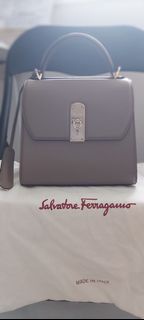 Salvatore Ferragamo Boxyz bag medium 全新 女仕 手袋