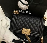 *SHIHNA名牌精品*CHANEL BOY20 荔枝牛皮黑金