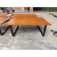 Minimalist floor table. 100x50x32cm