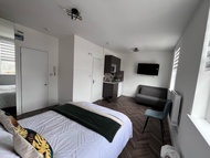 Dalston Luxe Studios (3 Miles away from Liverpool Train Station)