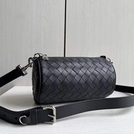 BOTTEGA VENETA Braided Tire Cowhide Genuine Leather Cylinder Bag Pillow Bag Diagonal Shoulder Bag