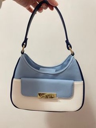 Guess shoulder bag 藍白色腋下包