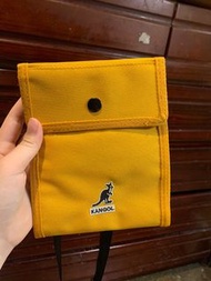 kangol 姜黃色小側背包
