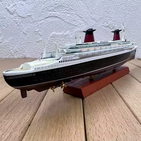 New product 1:1250 classic cruise ship model,simulation of luxury ship decorations,collection of gif