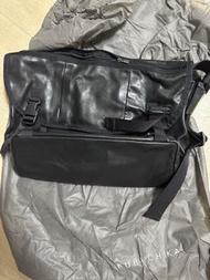 Porter Kurachika 黑色皮革郵差包