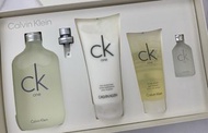現貨❤️ Calvin Klein CK one Eau De Toilette Ck one 淡香水4件組(淡香水200ml+身體乳200ml+沐浴露100ml+淡香水15ml)