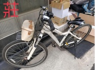 捷安特 JOLLI 17吋24段城市休閒腳踏車，新車少騎，標籤和保護膜還在如圖所示，因久放卡灰塵但沒生鏽，擦一擦就如新品