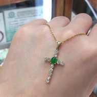 A玉翡翠老坑種蛋仔+約共0.30ct鑽石十字架14K金托吊墜，連扣長31 x 15mm，蛋5 x 4mm (共1.8g) 📍購此平台只限荃灣舖交收❗️