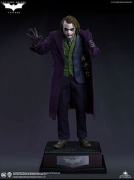 (全新啡盒未開) Queen Studios queenstudios The Dark Knight Joker 蝙蝠俠 1:4 小丑 1/4 配 非 HOTTOYS 1/4  膠髮版