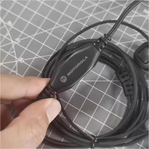 Throat controlled earphones compatible with Motorola walkie talkie XIR P8668i P8200 P8208 P8260P8268