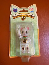 Bearbrick 夜光招財貓