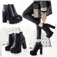 E86 Short Boots With Block Heels Black 5.5 Inches High (No Box)