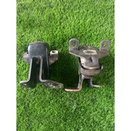 Left Right Engine Mounting Isuzu Dmax 4JA1 Condition Halfcut
