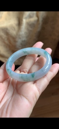 冰種玉鐲 天然翡翠玉鐲 A玉 手鐲 • 糯冰種藍飄花翡翠貴妃鐲