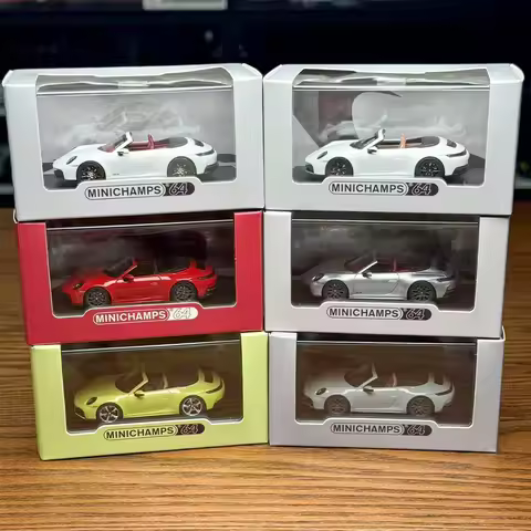 Minichamps 1:64 992.2 CARRERA GTS diecast model car