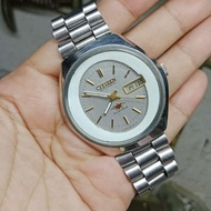 jam tangan CITIZEN
 automatic original bekas/citizen 8200A japan.