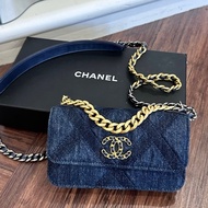 CHANEL 19牛仔單寧手機包 AP3067/晶片款