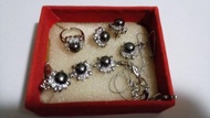 Set Perhiasan Emas Putih & Mutiara Laut Maluku