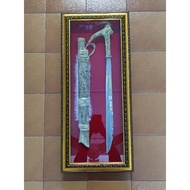 Ready Stock Souvenir Mandau Dengan Frame Kaca