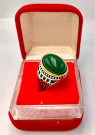 แหวนทอง18K สองกษัตริย์ พลอยหยกพม่าสีเขียว ช่วยเสริมเสริมราศี ความร่ำรวย ความอุดมสมบูรณ์