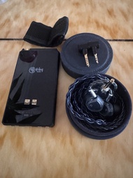 I 退燒平賣 。faudio 藍神圈  連2.5轉4.4頭 連hiby new r6