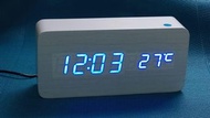 全新LED木頭鐘大字顯示時分秒日期溫度 USB或AAA電池供電有響鬧