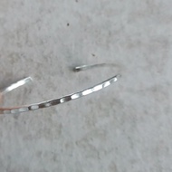 กำไล เงินกะเหรี่ยง และ ทองเหลือง / เงินแท้ กำไลข้อมือบาง /Karen Silver and Brass Bangle Bracelet