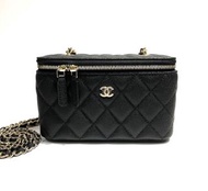 代購 全新 22C Chanel vanity case caviar 香奈兒 鏈條長盒子黑色粗粒魚子醬荔枝牛皮金扣 AP1341