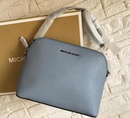 【MK】全新 Michael Kors 水藍色防刮皮革貝殼包