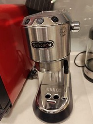 DeLonghi Dedica Arte EC885 半自動咖啡機
