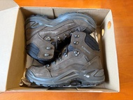 LOWA Renegade GTX MID 登山鞋  uk 7.5