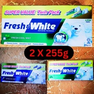 FRESH & WHITE Toothpaste Natural Fresh Mint / Extra Cool Mint & Fresh Cool Mint 2 x 225g