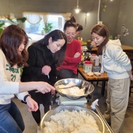 Trải Nghiệm Nấu Rượu Makgeolli và Soju ở Jeju