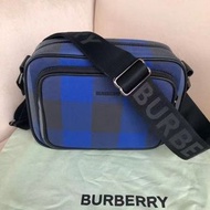Burberry 新款格纹相機包，size-21/16cm