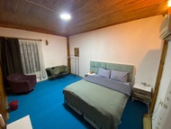 Pangsapuri 500 m² dengan 1 bilik tidur dan 1 bilik mandi peribadi di Keçiler (Room101 Central AirCond Stone&amp;Wooden House)