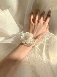 1入組伴娘手腕花,婚禮新娘花還有手捧花,並附高質感佳麗胸花珠寶