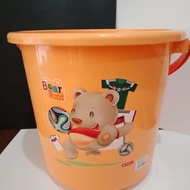 Lion Star brand plastic bucket, size 3 gallons equivalent to 12 liters