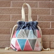 三合一肩背/斜背/手提束口水桶包 ~ 三角形圖案(A71)
