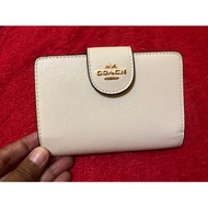 Preloved WALLET 2ND COC WALLET WHITE