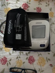 OMRON HEM-7156 手臂式血壓計
