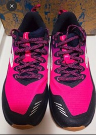 BROOKS Cascadia 16